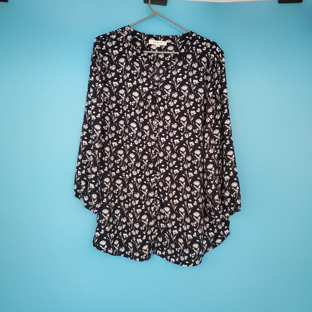 Monday Funday Blouse Size 1X Black with White Button Up